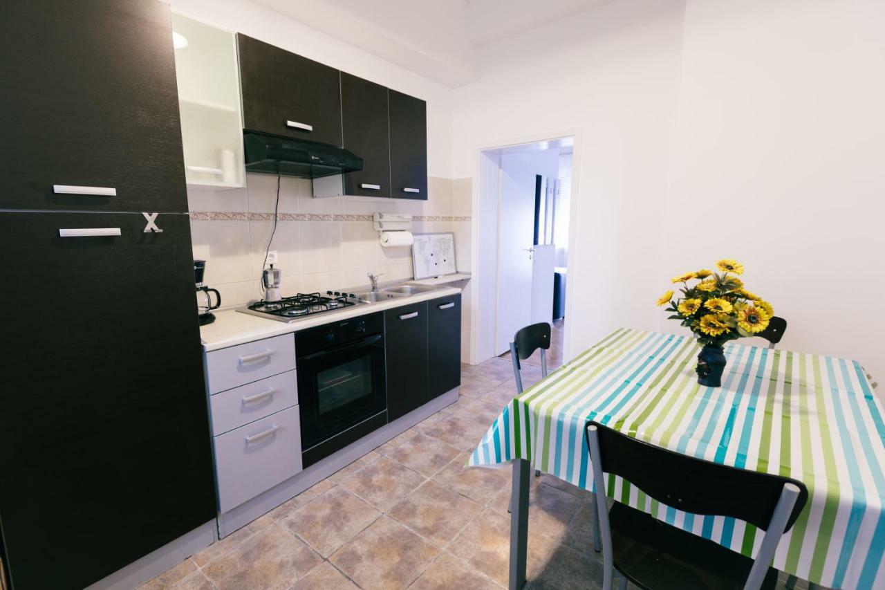Street View Apartments Сибиу Экстерьер фото